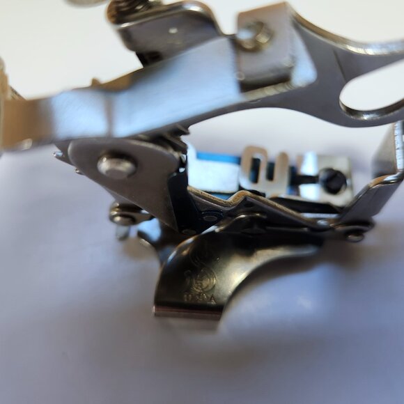 Singer Ruffler Foot Attachment 1261 For Singer Sewing Machine - Picture 2 of 7